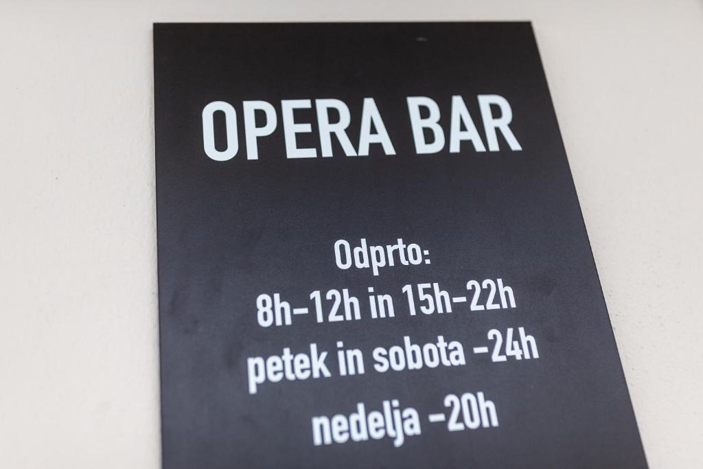 Certifikat, nagrada, znak ali drug dokument, ki je prikazan v nastanitvi OPERA Hotel