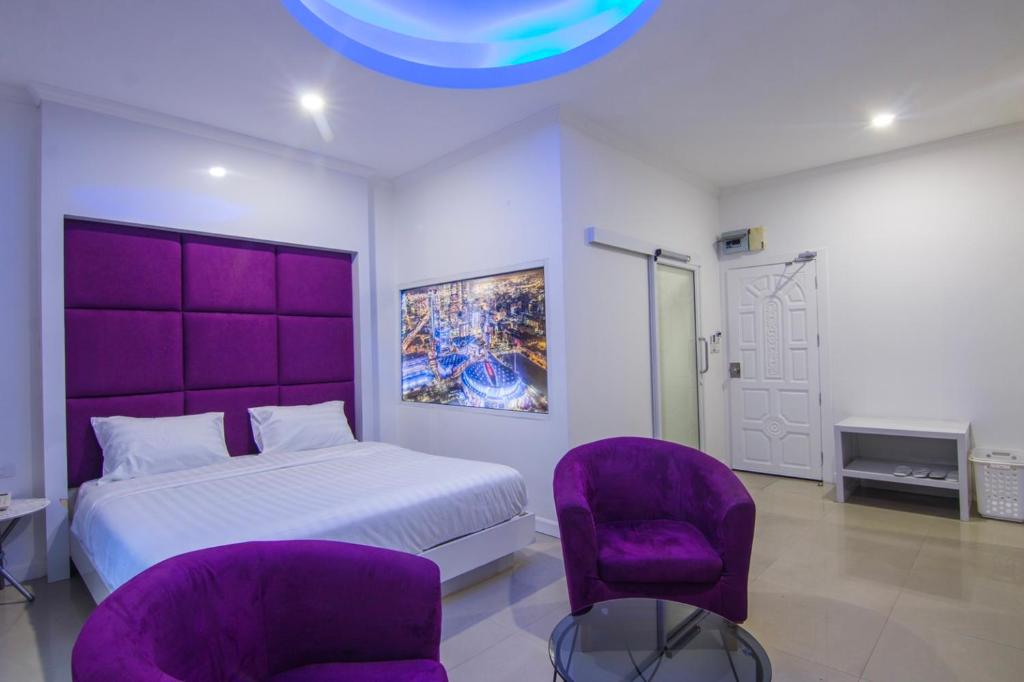 Titanic Residence-7 minute walk to the Beach