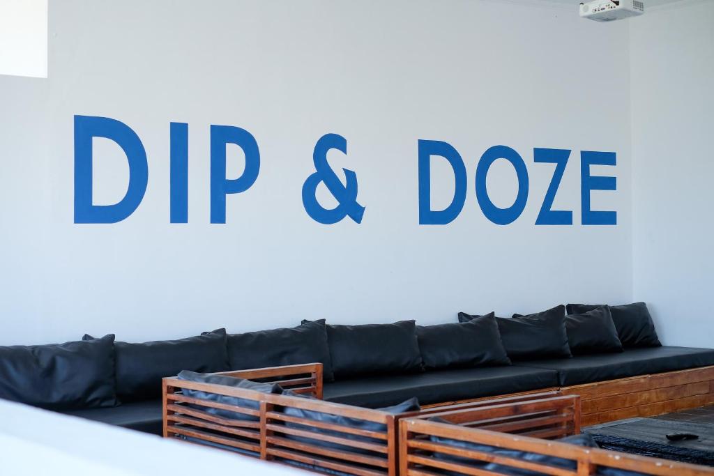 Posezení v ubytování Dip & Doze Living