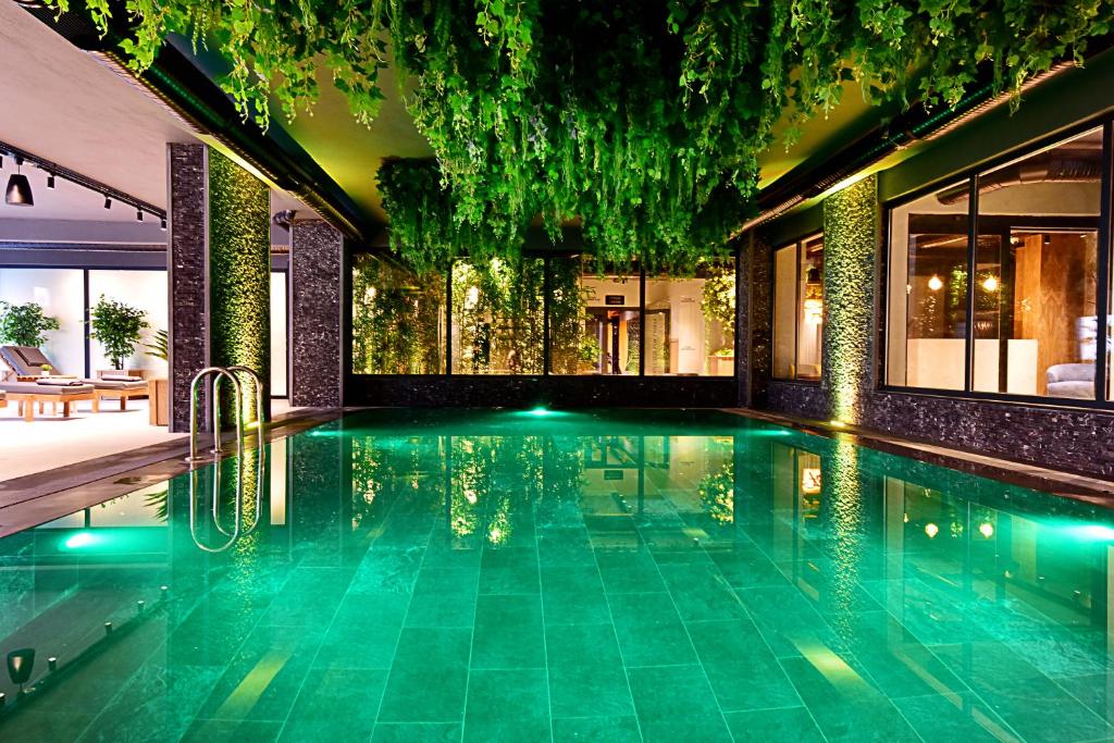 Bazén v ubytování Jasmin Elite Residence & SPA nebo v jeho okolí
