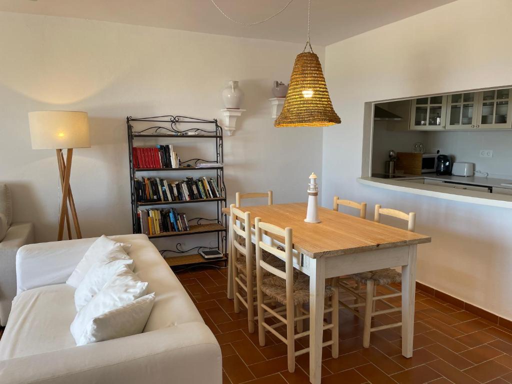 Postel nebo postele na pokoji v ubytování VILLASTAR by SOM Menorca