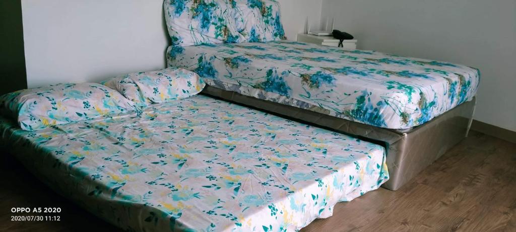 Cama o camas de una habitación en Anya and Carl's Comfy