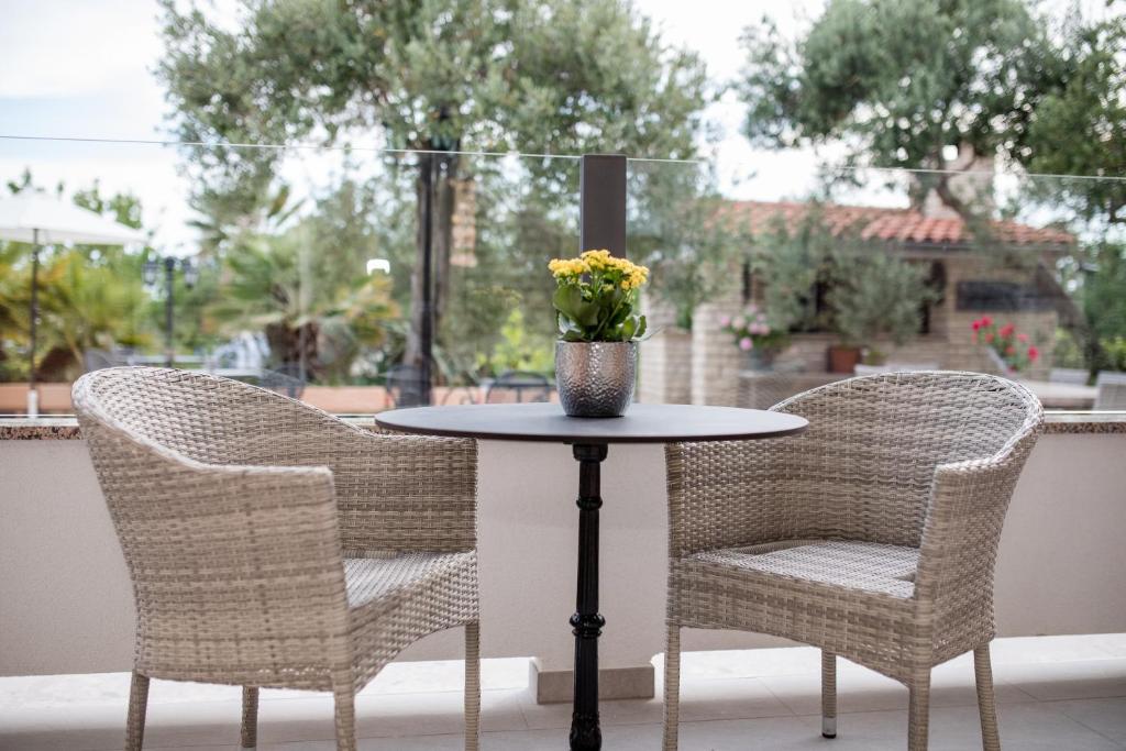 Apartments Vesela - King Room Met Balkon