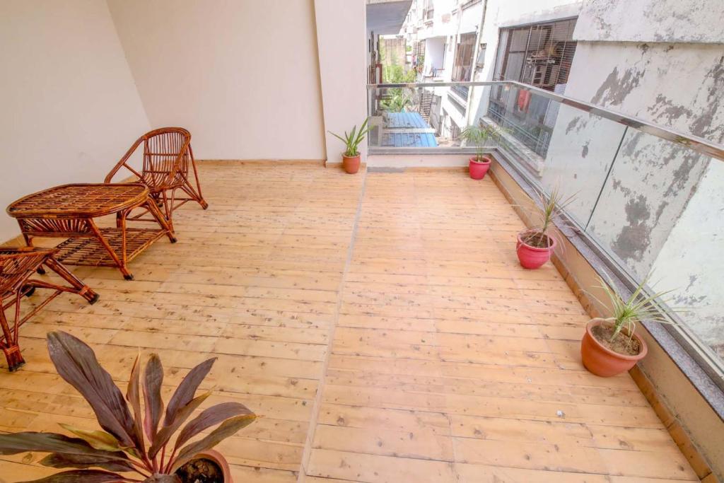 Balcó o terrassa a Gems Suites-A Boutique Stay