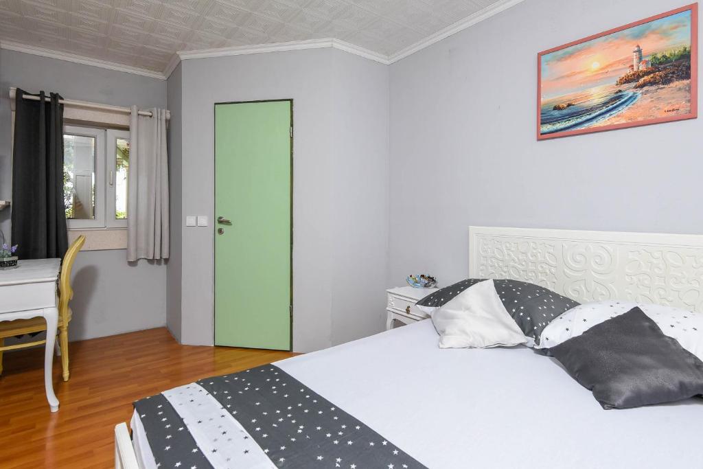 Posteľ alebo postele v izbe v ubytovaní Ancora Mokalo Apartments
