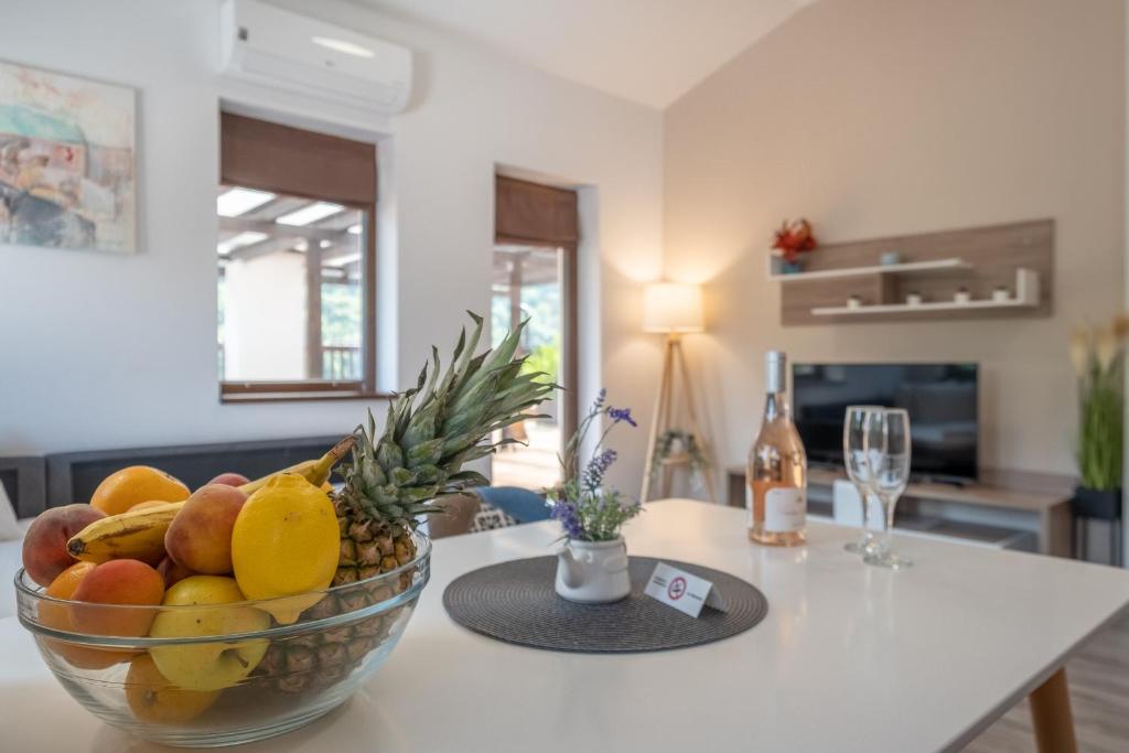Tarnovgrad Apartments - Free parking - Appartement Met Twee Slaapkamers Met Terras