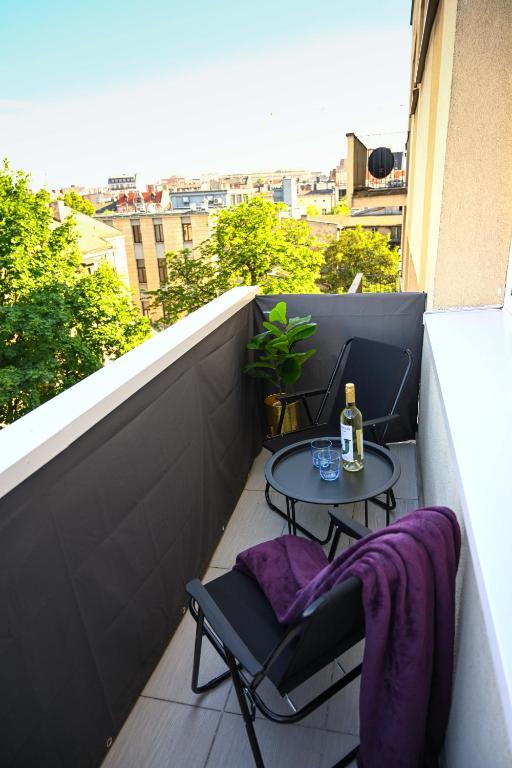 Balkón alebo terasa v ubytovaní Glamour Apartment - w samym sercu miasta obok rynku, klimatyzacja, możliwy parking gratis