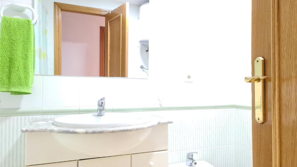 A bathroom at PALMERAS - Muy exclusivo y cerca de la playa!! Sólo familias