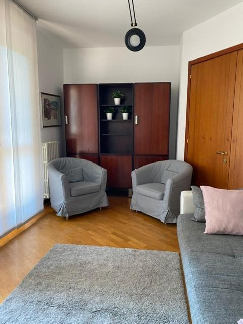 Część wypoczynkowa w obiekcie BedandBreakfast Eni Torri Lombarde San Donato BBqueen