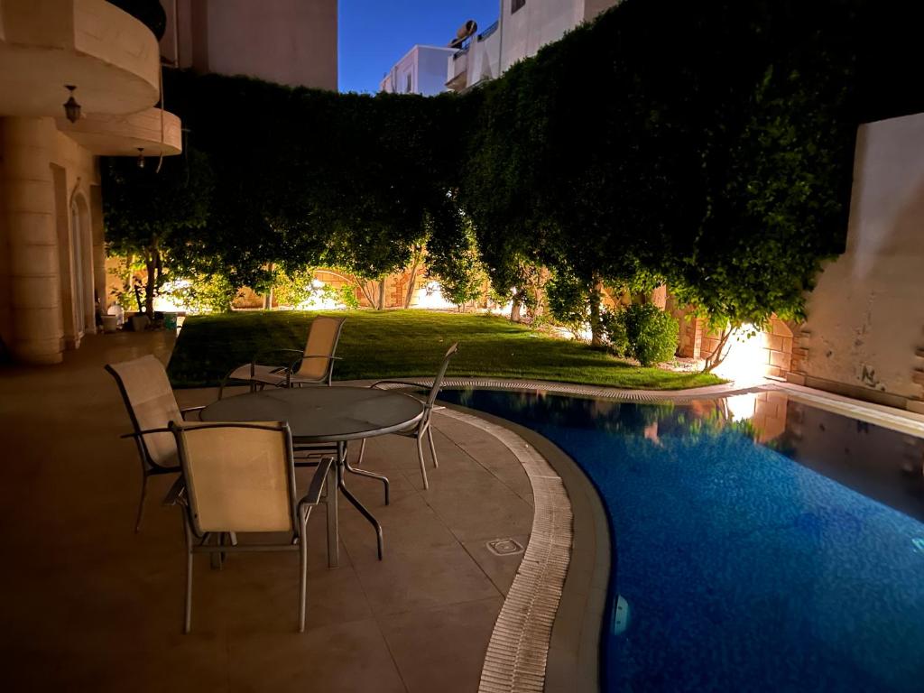 4 bedroom villa with garden and private pool, Cairo (updated prices 2024)