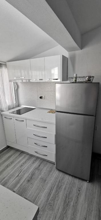 Mimoza Appartament - Image 5