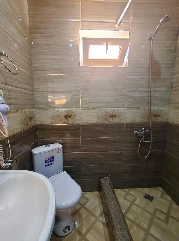 Koupelna v ubytování Guest House Elguja Qushashvili