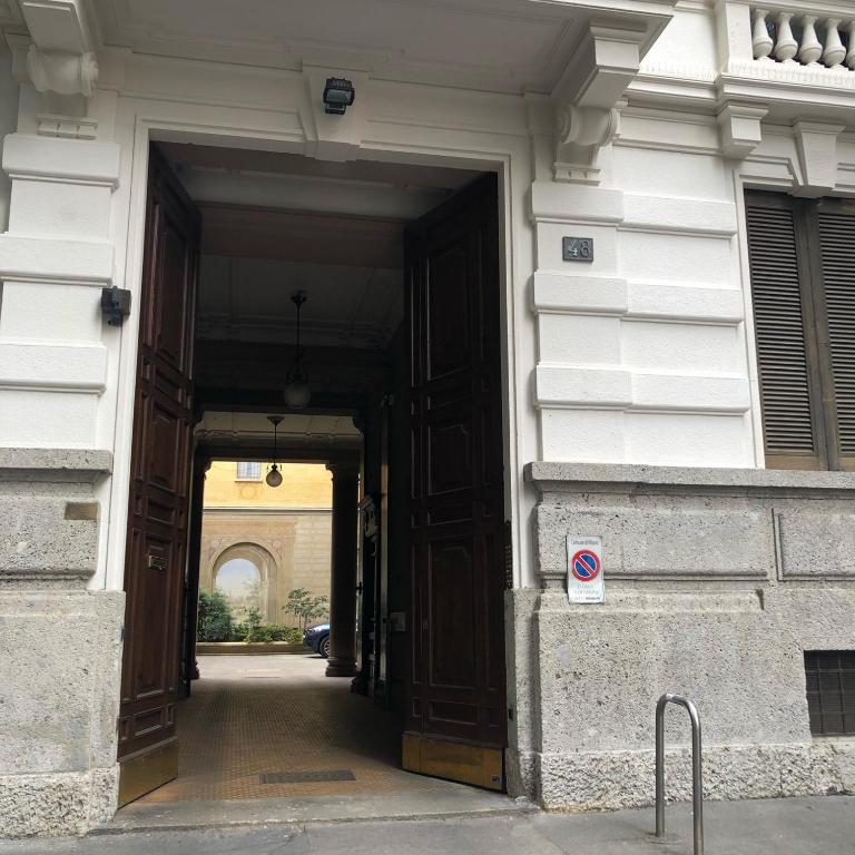 The facade or entrance of Sant'Ambrogio with charme