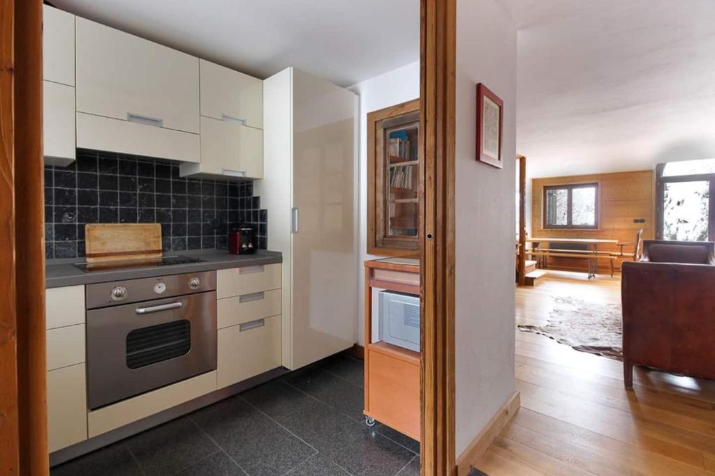 Cucina o angolo cottura di House Berenice - Chamonix les Praz