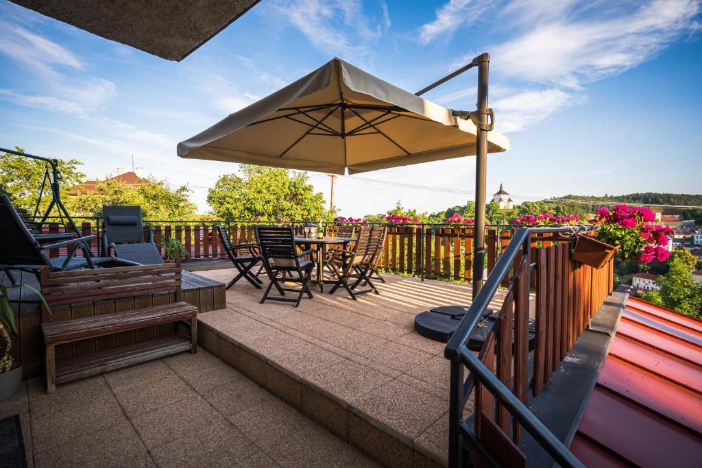A balcony or terrace at Apartman Belavita