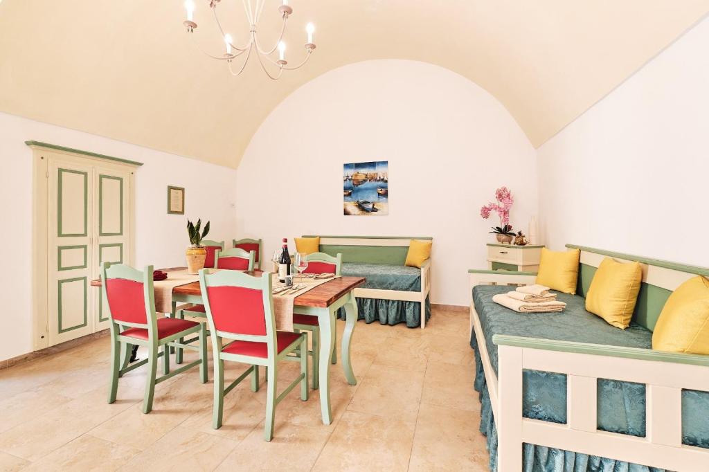 A seating area at SIGNURIA APARTMENT