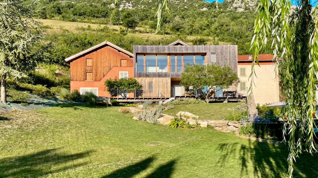 Zahrada ubytování Suites & Balnéo chez l'habitant - Vue panoramique sur le Vercors