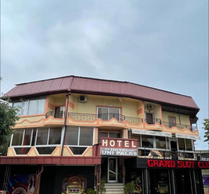 Budova, kde se hotel nachází