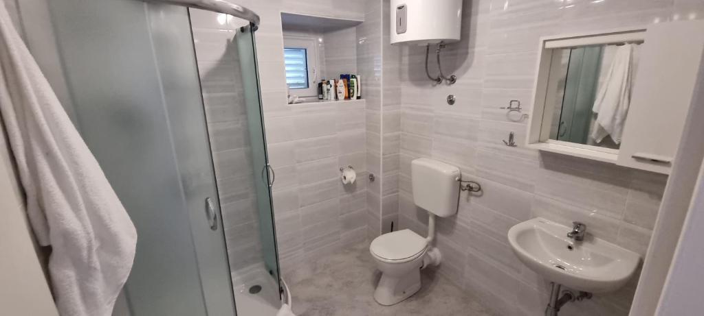 Kúpeľňa v ubytovaní Apartments Vlaho
