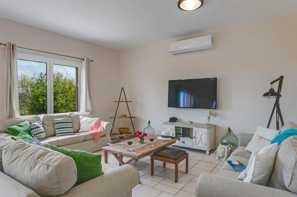Zdjęcie z galerii obiektu Villa Korini by Villa Plus w mieście Achlades