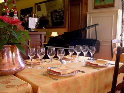Nápoje v ubytování Hostellerie de la Bouriane