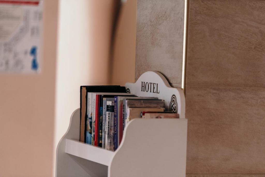 Knihovna v hotelu