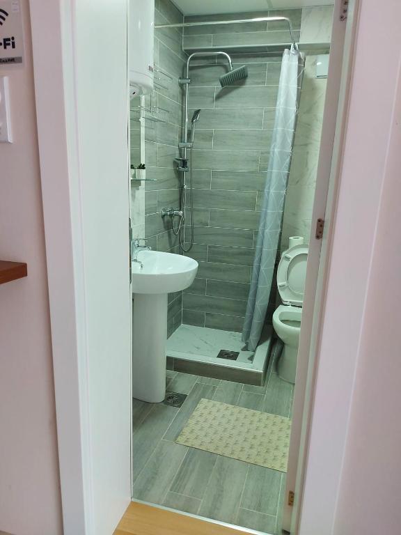Koupelna v ubytování Apartmani MALINA