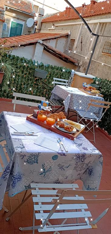A balcony or terrace at b&b La Rosa dei venti