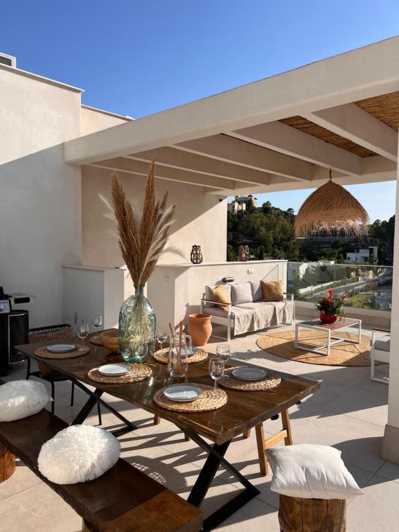 Posedenie v ubytovaní Tropical penthouse with big roof terrace