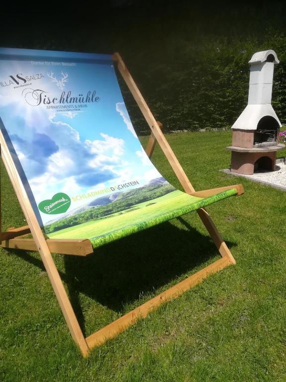 A garden outside Tischlmühle Appartements & mehr