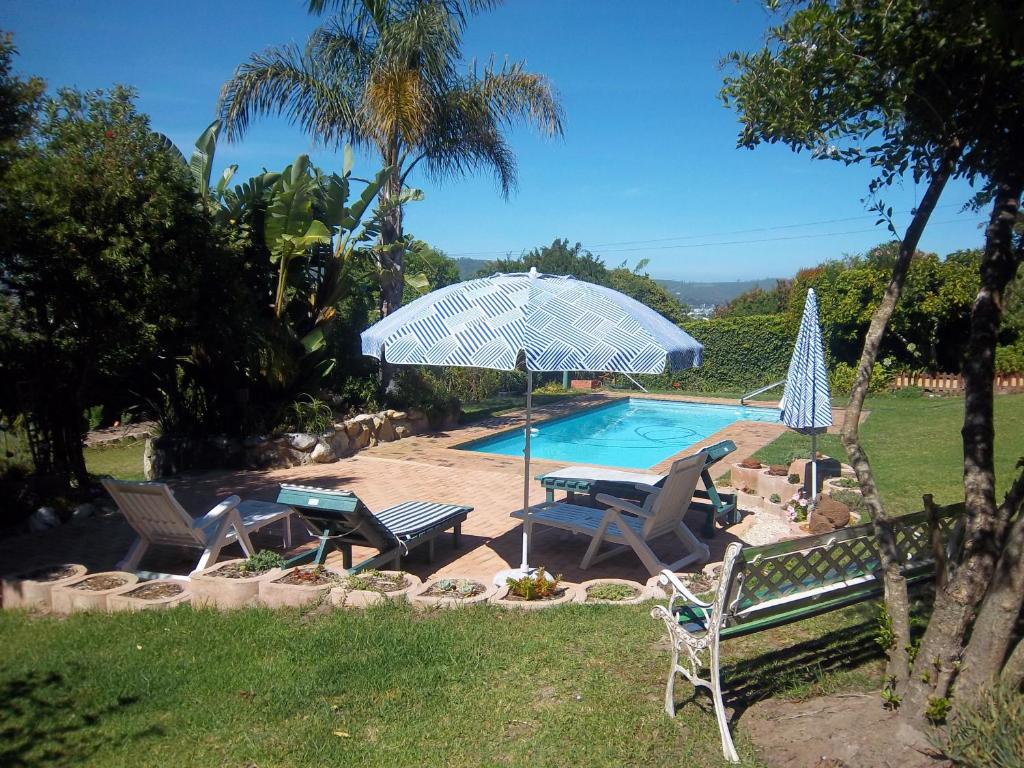 The swimming pool at or close to Footprints of Knysna