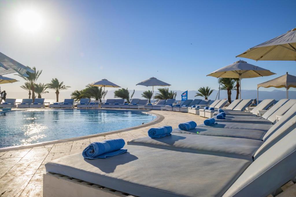 Bazén v ubytování Tala Bay Residence - Families Only nebo v jeho okolí