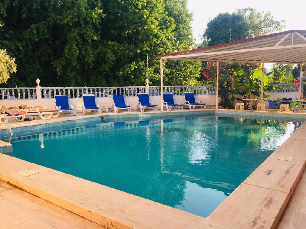Bazén v ubytování Şato Apart Hotel nebo v jeho okolí