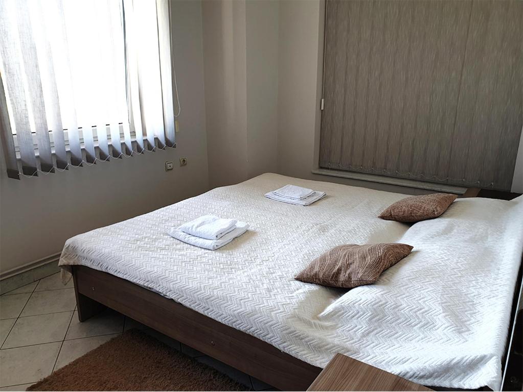 Voodi või voodid majutusasutuse ATRIJUM apartmani Apatin toas