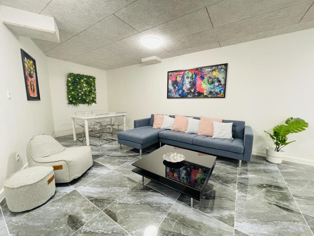 Posezení v ubytování aday - Luxurious 3 bedroom - Modern Living Apartment