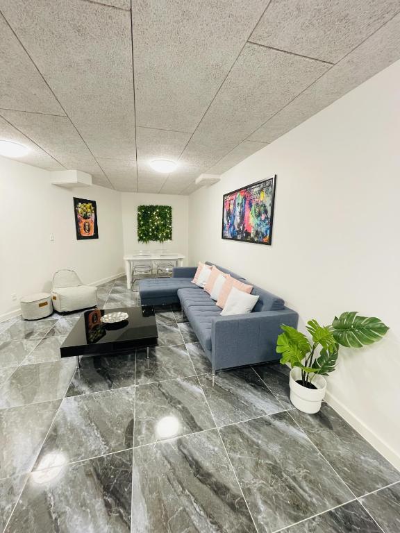 Posezení v ubytování aday - Luxurious 3 bedroom - Modern Living Apartment