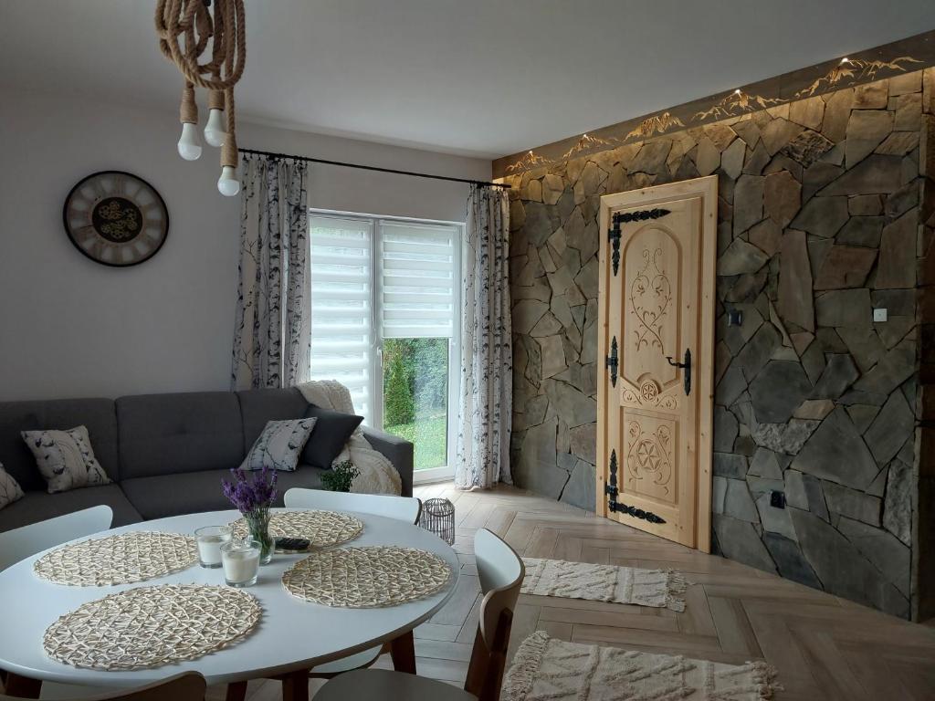 Posedenie v ubytovaní Apartament okno na Giewont