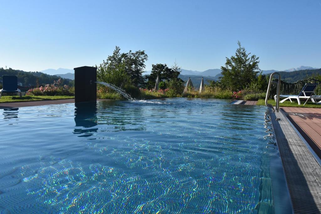 Bazén v ubytování das Balance - Spa & Golf Hotel am Wörthersee nebo v jeho okolí