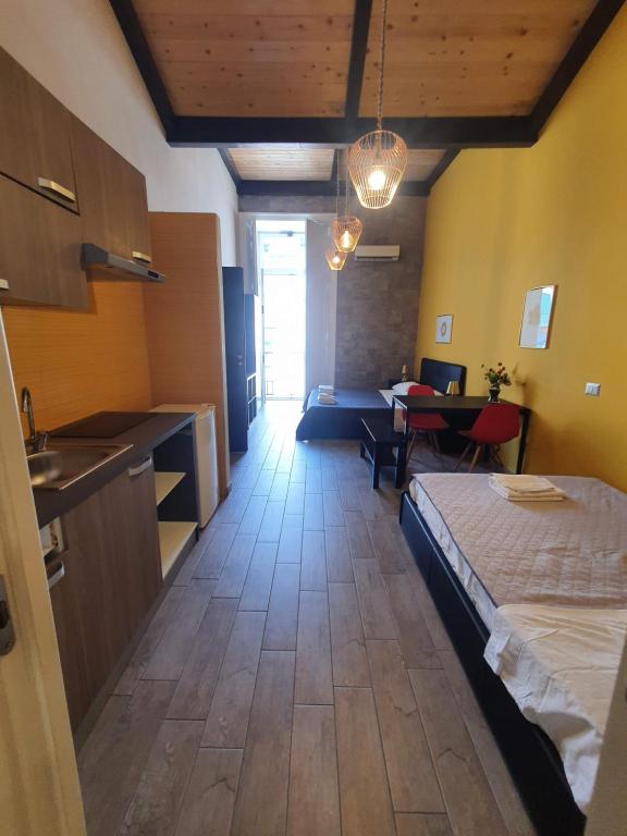Posteľ alebo postele v izbe v ubytovaní EmyJo Central B&B