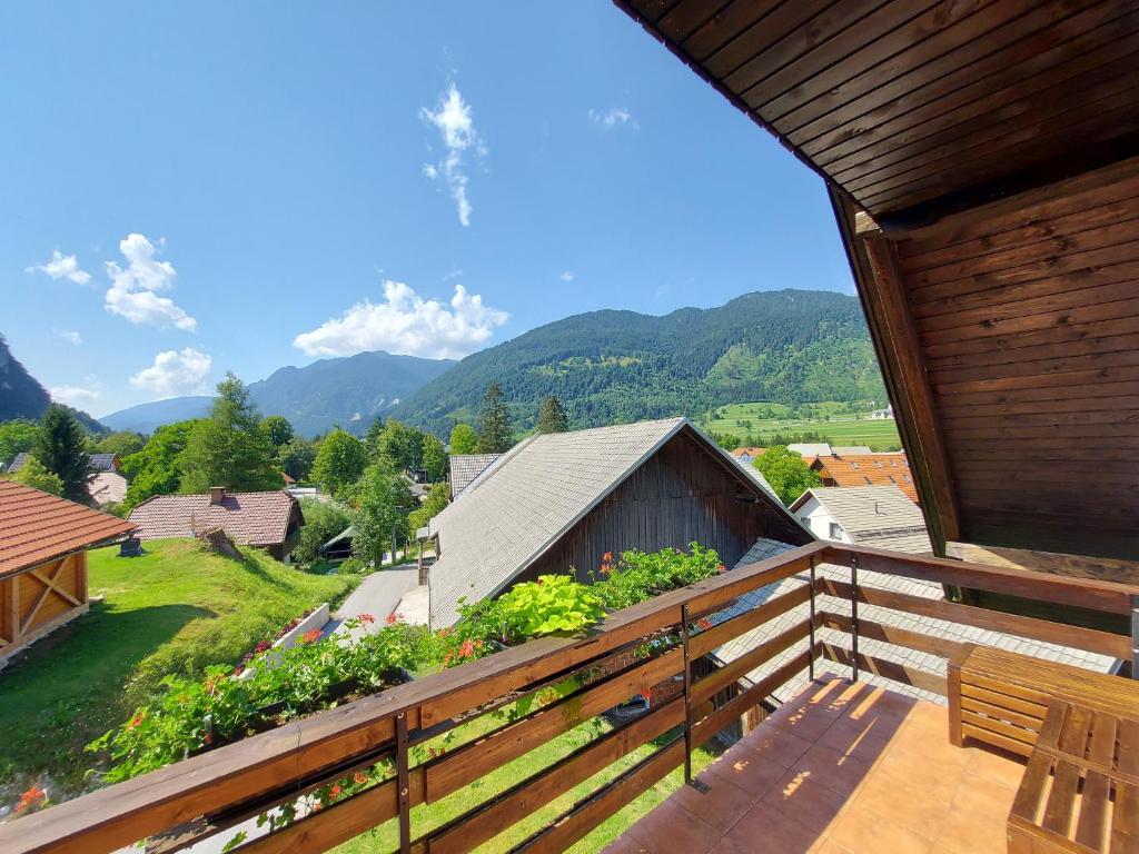Nespecifikovaný výhled na hory nebo výhled na hory při pohledu z apartmánu