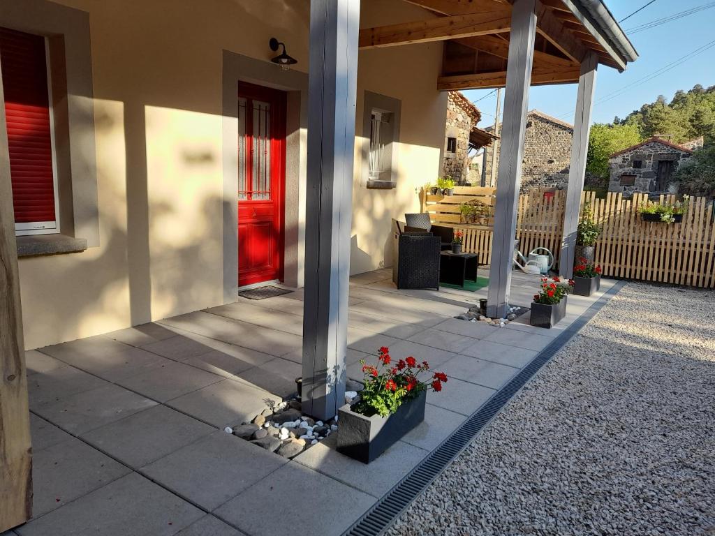 Zdjęcie z galerii obiektu MAISON DE CAMPAGNE HAUT-ALLIER (43) w mieście Vergues