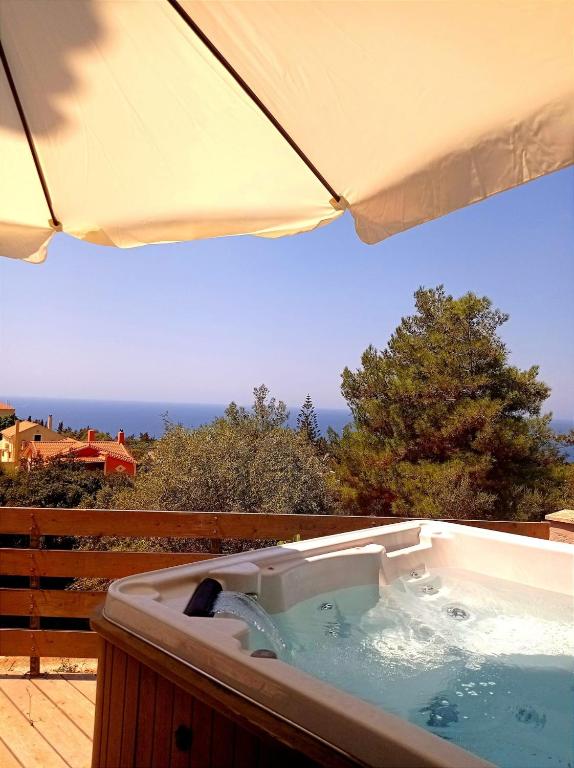 Authentic Kefalonia Pinecone Apartment, Fiskardo, Greece