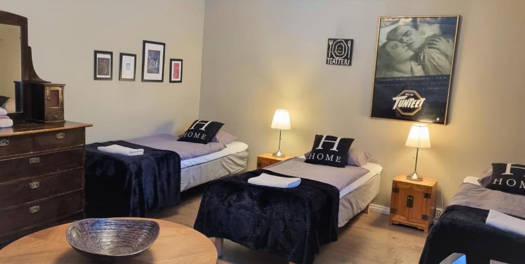 Wanha Neuvola Guesthouse - Economy Driepersoonskamer Met Gedeelde Badkamer