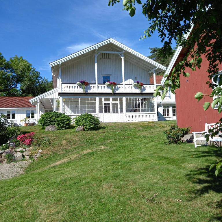 Zahrada ubytování Sandbrekke Gjestegård