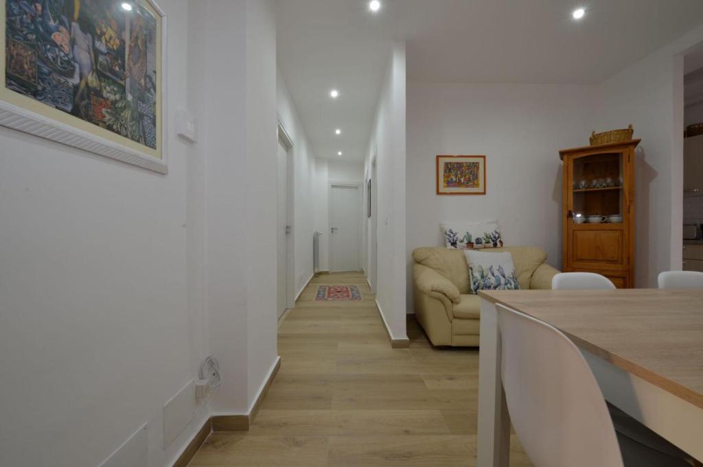 Brand new 3 bedroom apartment in Palermo center, Palermo (updated