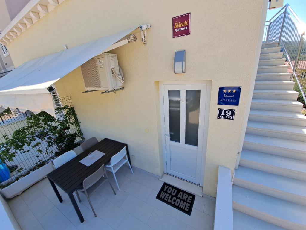 Balkón alebo terasa v ubytovaní Apartments Šišević - Comfort Apartments with Balconies and Sea View