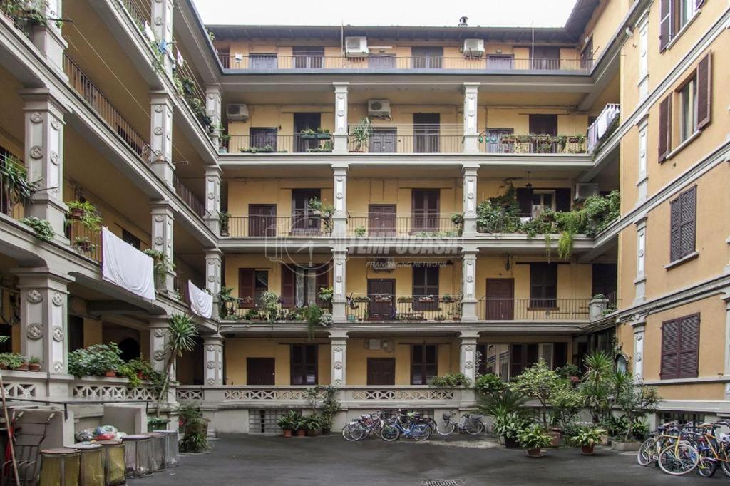 Isola, sweet apartment, Milan (updated prices 2024)