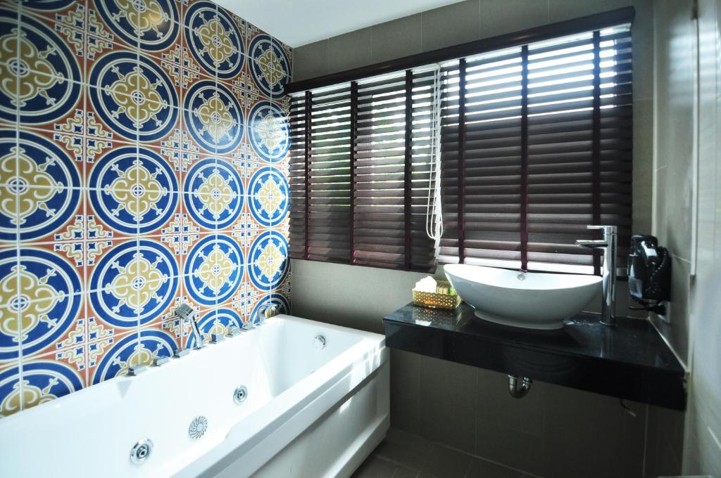 The AIM Patong Hotel - Resim 33