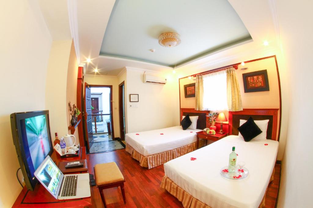 Atrium Hotel
