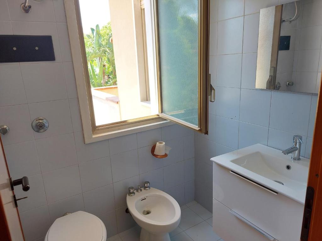 A bathroom at I love Mondello